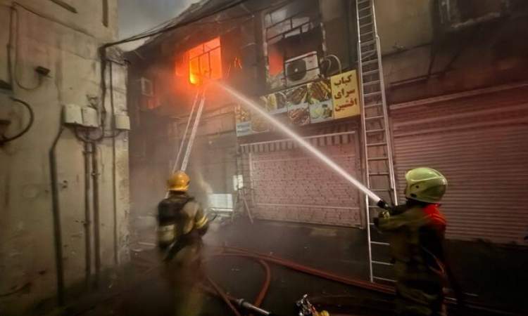 مصدومیت ۵ نفر در حریق اتوبان بعثت