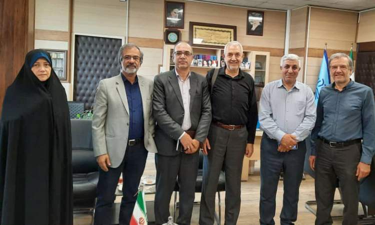 جلسه هم اندیشی مسئولان آموزش و پرورش منطقه 16 و مؤسسه همیاران رشد نازی آباد